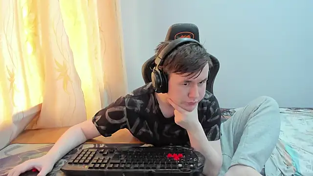 Show modela iliaskrislove na web-kameri