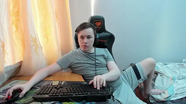 iliaskrislove webcam show