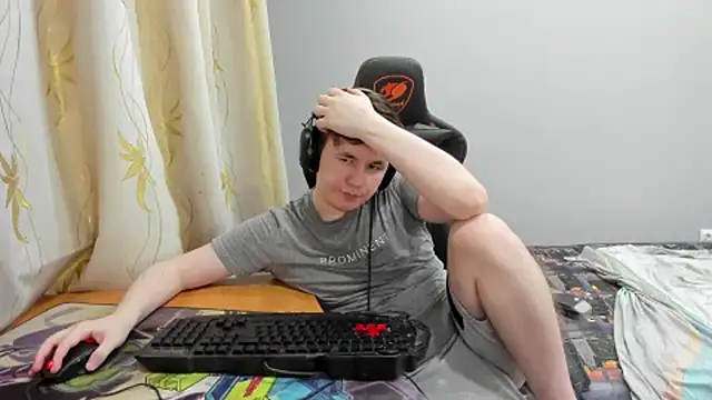 Show modela iliaskrislove na web-kameri
