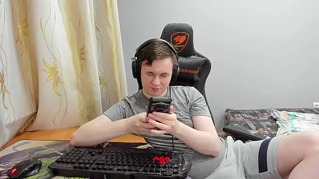 Pokazy przed kamerką – iliaskrislove