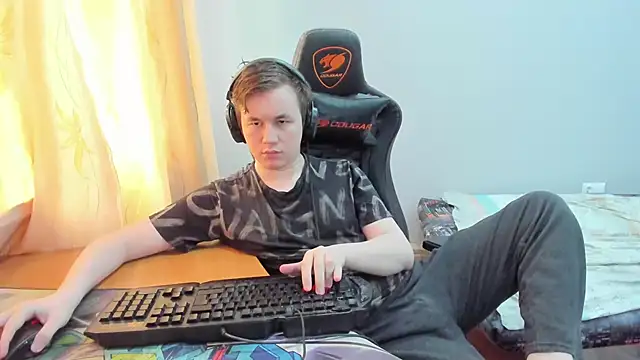 Show modela iliaskrislove na web-kameri