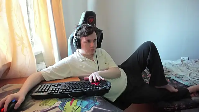iliaskrislove webcam show