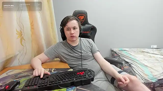 iliaskrislove webcam show