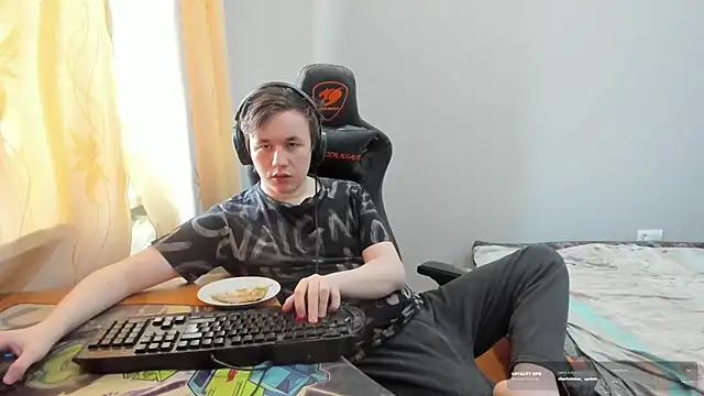 Вебкам-шоу iliaskrislove