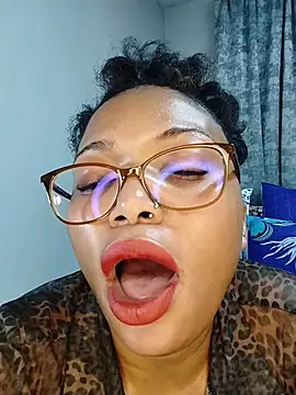 Webkamerová show Sugartonguexx
