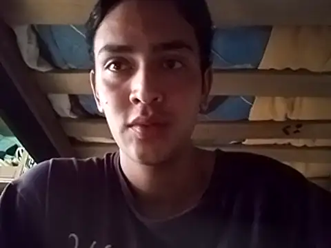 Webkamerová show santiagaaakdkdkdhqoqkehej