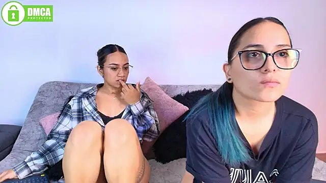 Show modela Jules_n_Gia na web-kameri