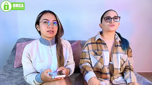 Jules_n_Gia Webcam show