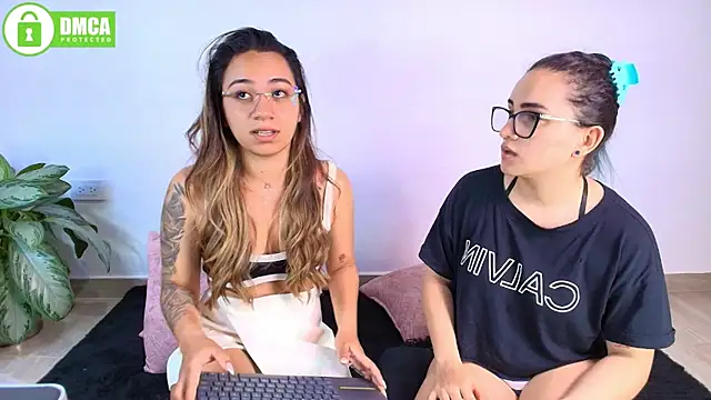 Jules_n_Gia – Naživo XXX chat