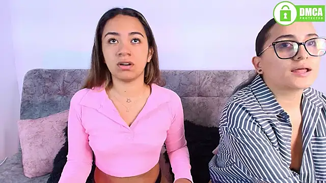 Jules_n_Gia Webcamshow