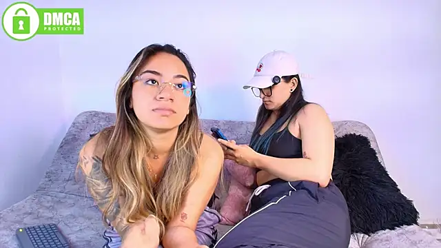 הופעת וובקאם של Jules_n_Gia