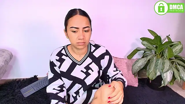 Jules_n_Gia Show Webcam