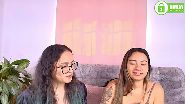 XXX chat uživo modela Jules_n_Gia