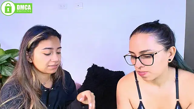 Jules_n_Gia ওয়েবক্যাম শো
