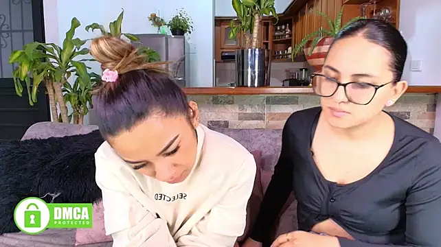 Jules_n_Gia webcam show