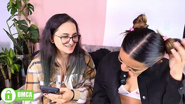 Jules_n_Gia Pertunjukan Webcam