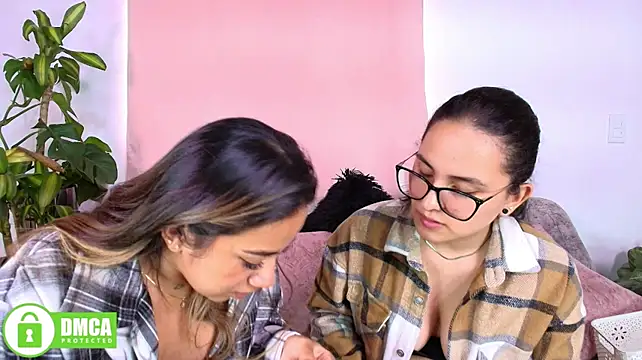 Jules_n_Gia Webcam show