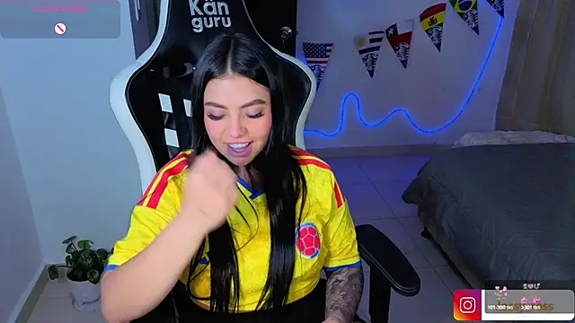 Victoryyy_ Adlı Modelin Canlı XXX Sohbeti