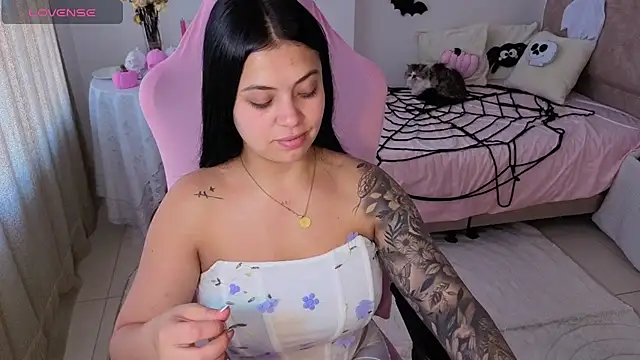 Victoryyy_ Show in webcam