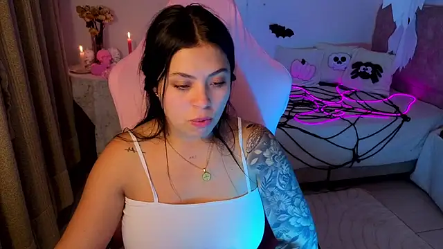 Victoryyy_ Adlı Modelin Canlı XXX Sohbeti