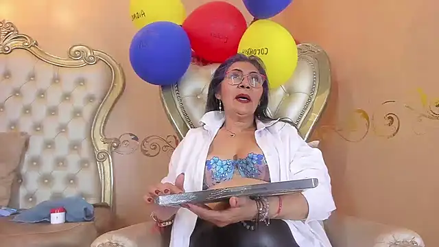 Chat +18 de Celeste_Baker_ ao vivo