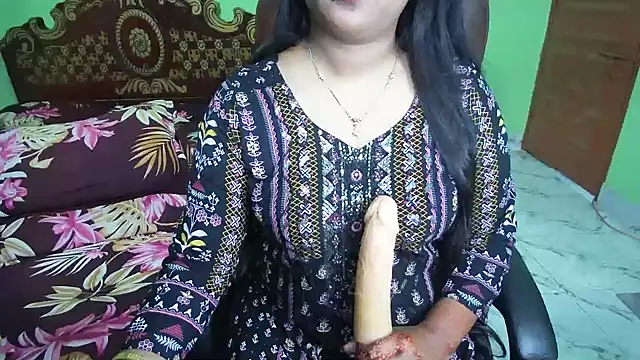 BengaliQueenStar's Live XXX Chat