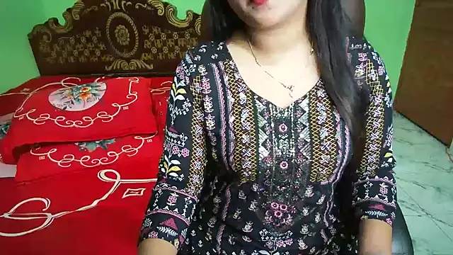 BengaliQueenStar élő XXX-chatje