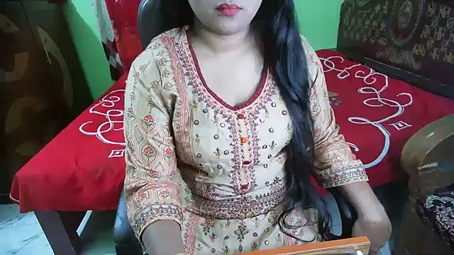 BengaliQueenStar: онлайн-секс-чат