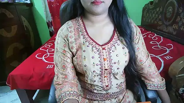 BengaliQueenStar's Live XXX Chat