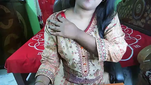 BengaliQueenStarのライブXXXチャット