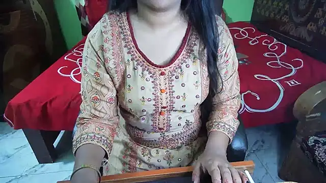 BengaliQueenStar's Live XXX Chat