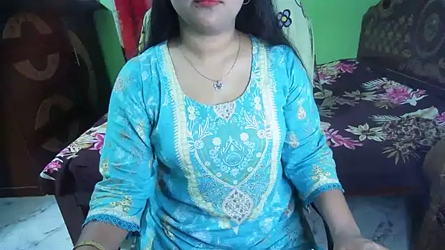 BengaliQueenStar Chat XXX in diretta