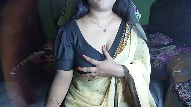 BengaliQueenStar Chat XXX in diretta