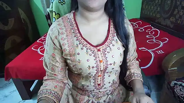 BengaliQueenStarn Live XXX chat
