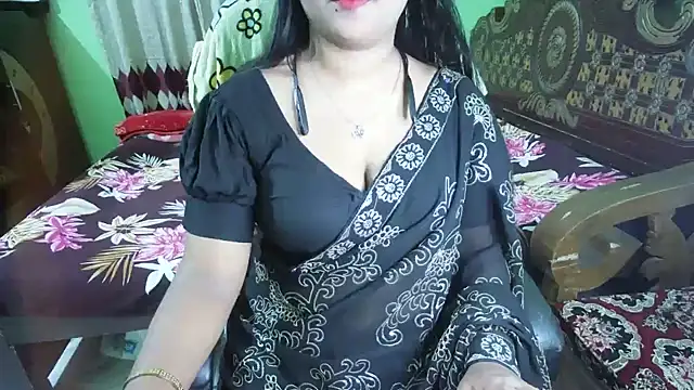 BengaliQueenStar Adlı Modelin Canlı XXX Sohbeti