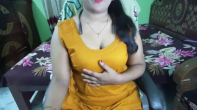 BengaliQueenStar Adlı Modelin Canlı XXX Sohbeti