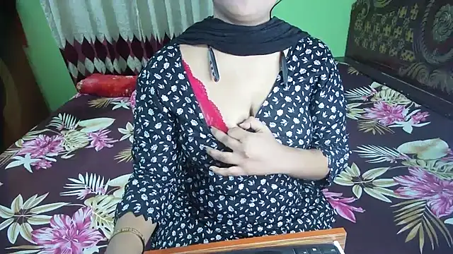 BengaliQueenStar's Live XXX Chat