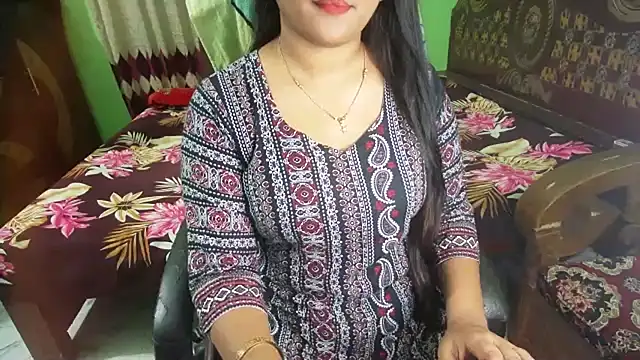 BengaliQueenStar élő XXX-chatje