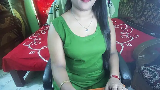 BengaliQueenStar Chat XXX in diretta
