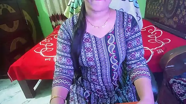 BengaliQueenStar's Live XXX Chat