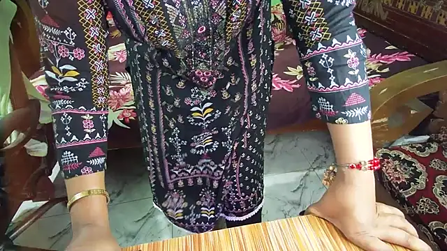 BengaliQueenStarのライブXXXチャット