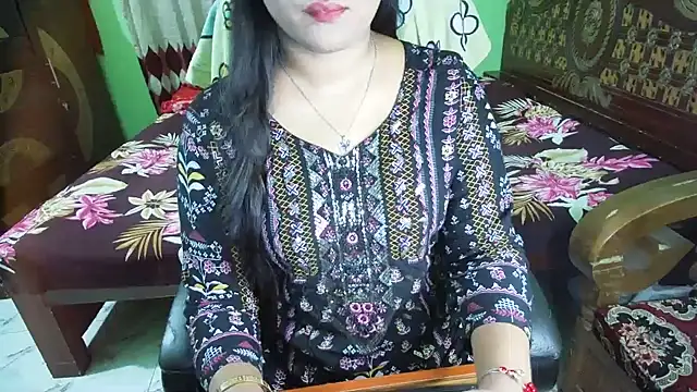 BengaliQueenStar XXX чат на живо