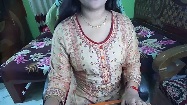 BengaliQueenStar's Live XXX Chat
