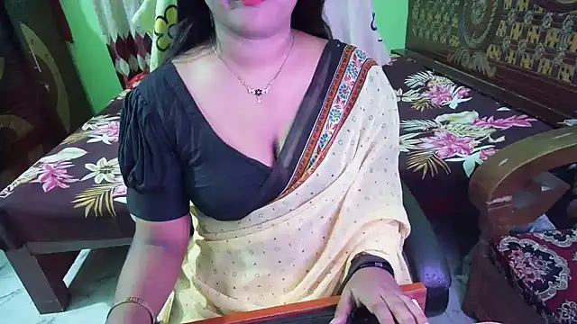 Chat +18 de BengaliQueenStar ao vivo