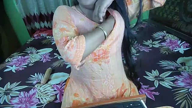 BengaliQueenStar Chat XXX in diretta