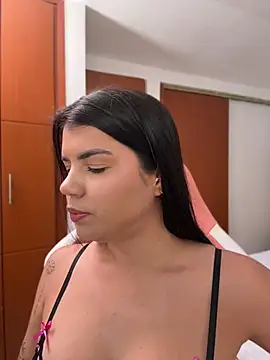 แชท XXX สดของ emma_lopes