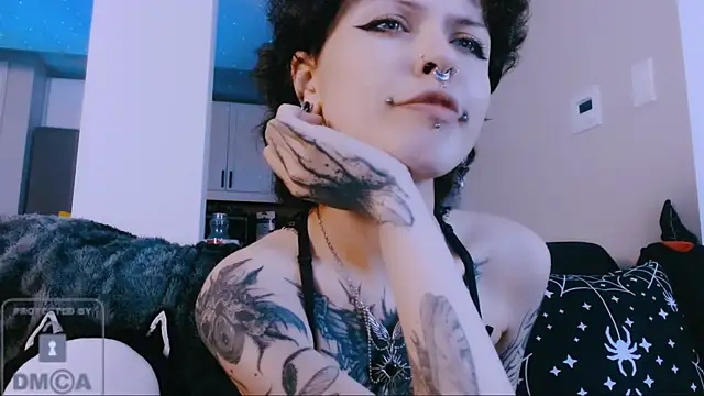 NaughtyLittleFox's Live XXX Chat