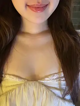 Uyennii02 Chat XXX live