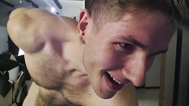 Pokazy przed kamerką – John_Harris7