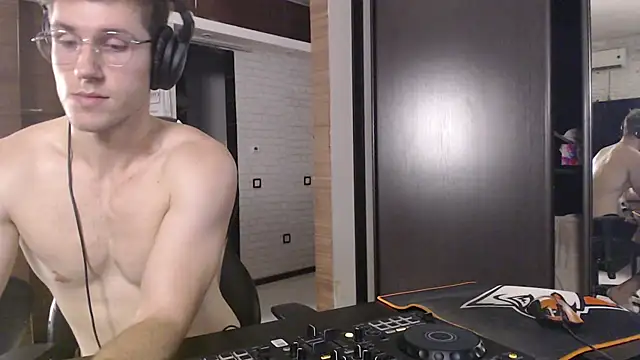 John_Harris7 Live XXX-chat
